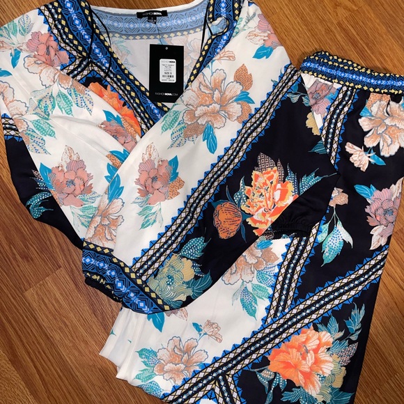 Two Piece Pant Set - Picture 11 of 11